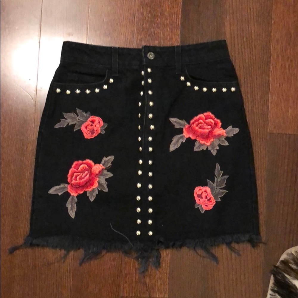 Rose studded denim skirt
